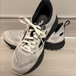Brooks Black and White Women's Sneakers